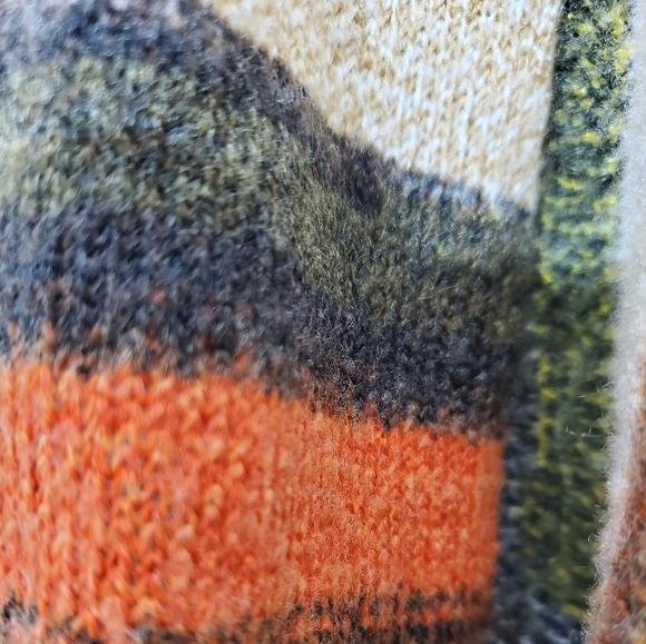 Merchant Unique Handcrafted Turtleneck Sweater Oversized Pull-on size LG - Picture 5 of 5